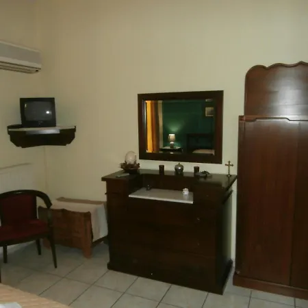 The Pirate's Mansion Apartment *